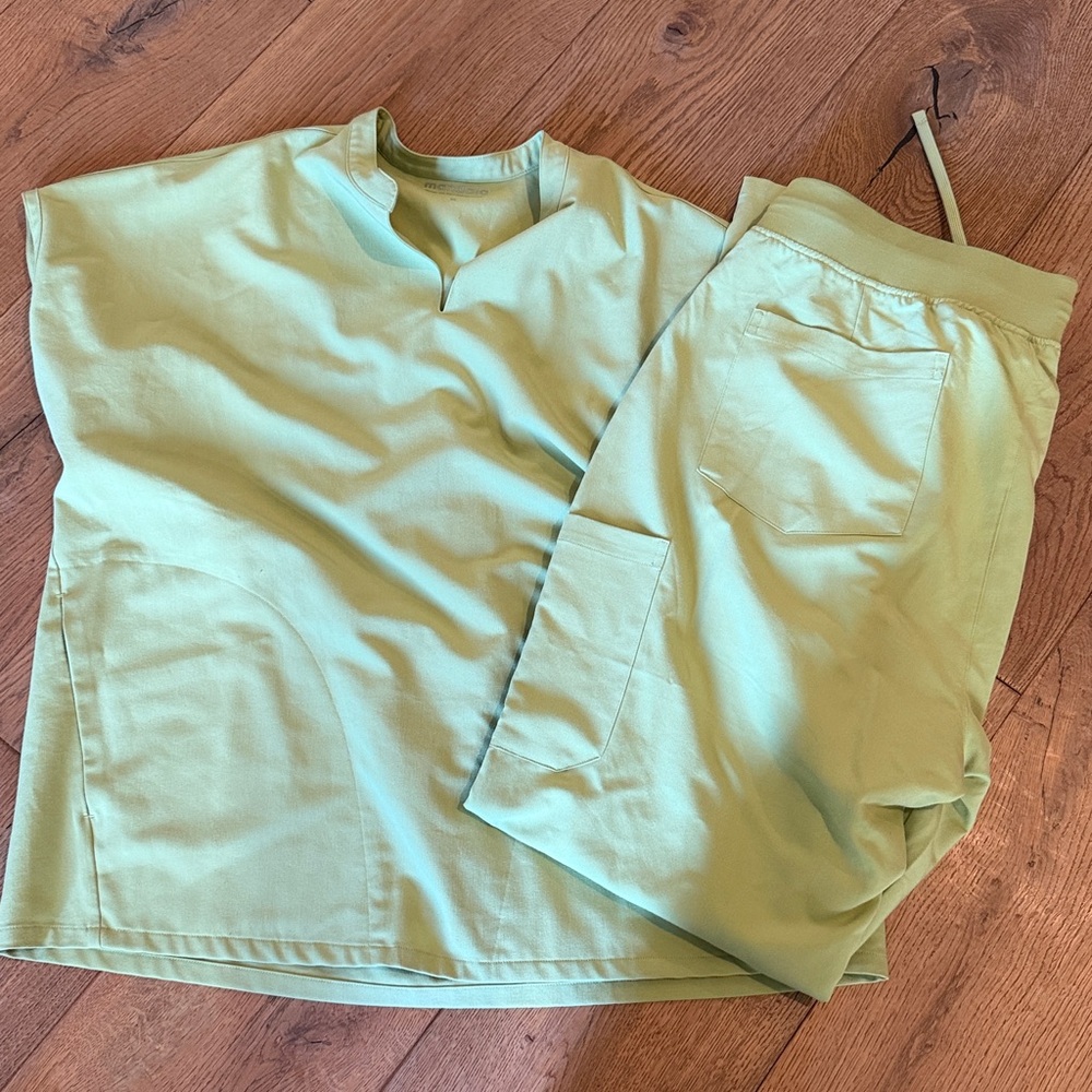 Green Scrub Top and Pants Set